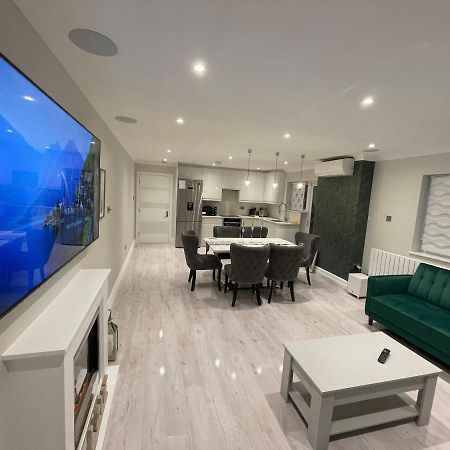 Luxury House Appartement Greenford  Buitenkant foto