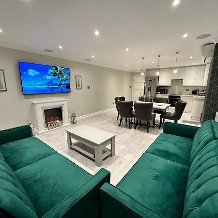 Luxury House Appartement Greenford  Buitenkant foto