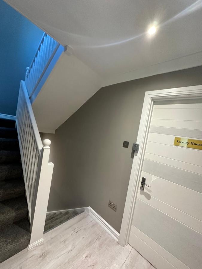Luxury House Appartement Greenford  Buitenkant foto