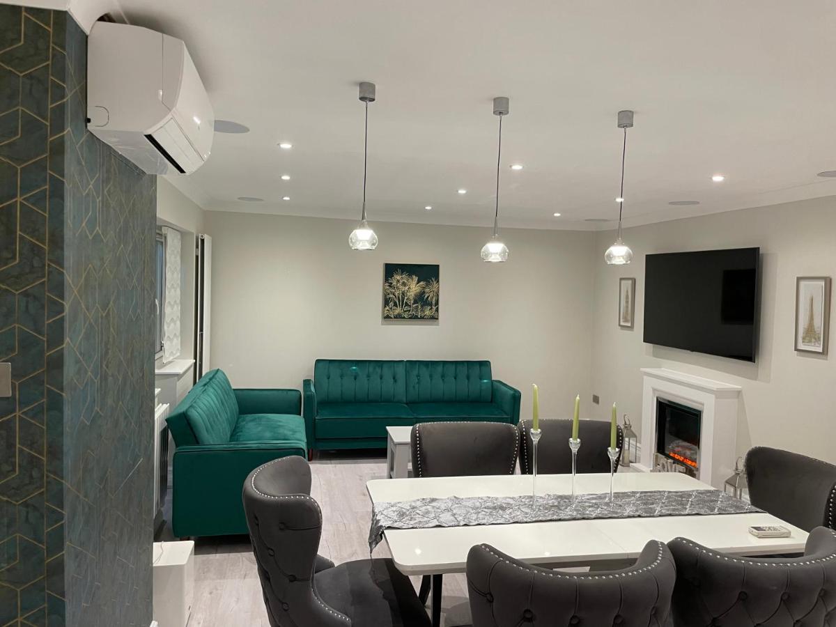 Luxury House Appartement Greenford  Buitenkant foto