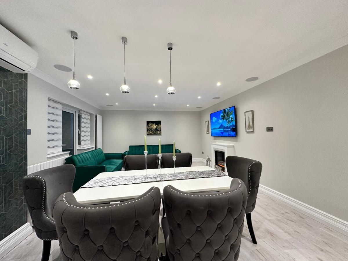 Luxury House Appartement Greenford  Buitenkant foto