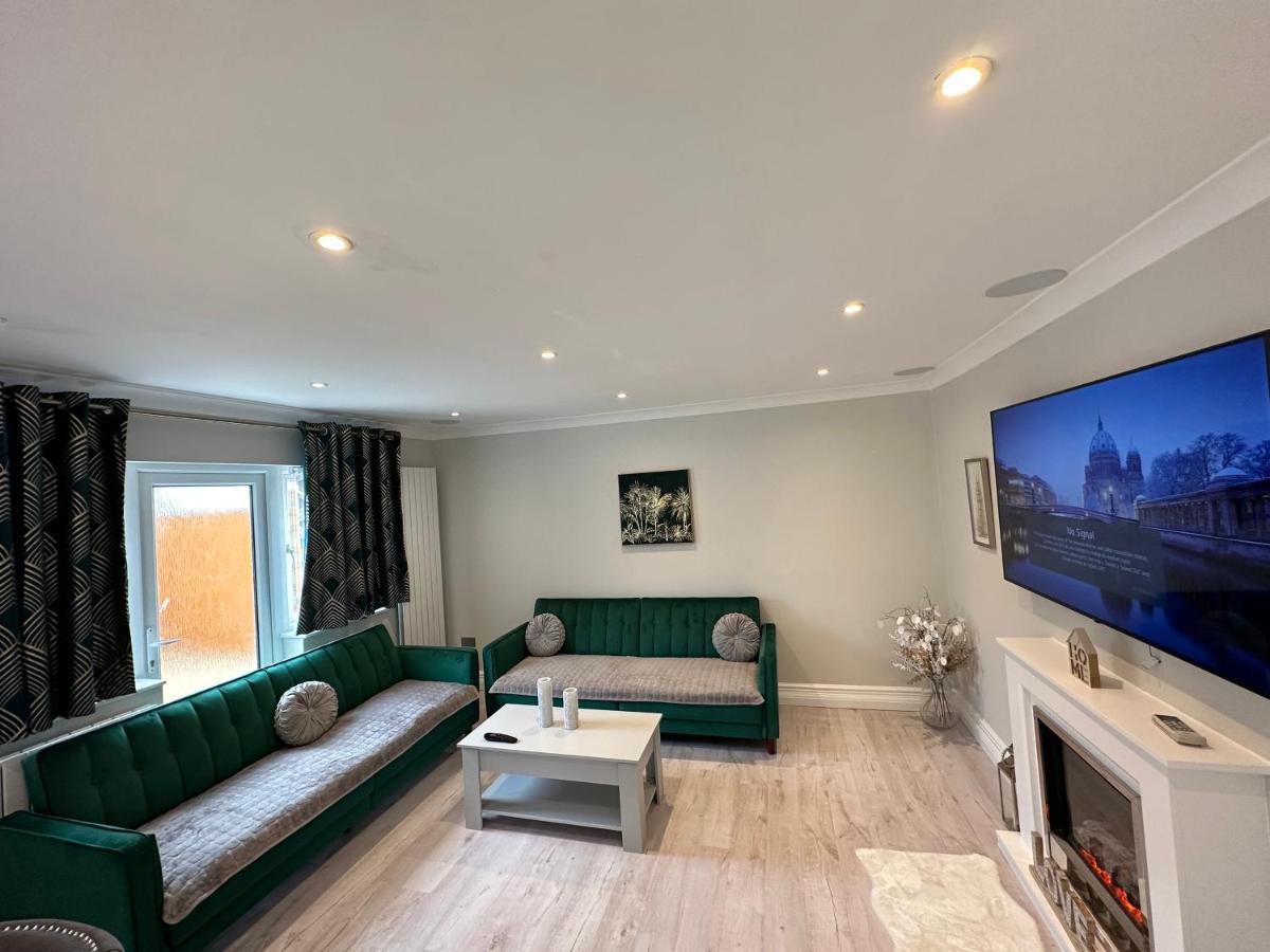 Luxury House Appartement Greenford  Buitenkant foto