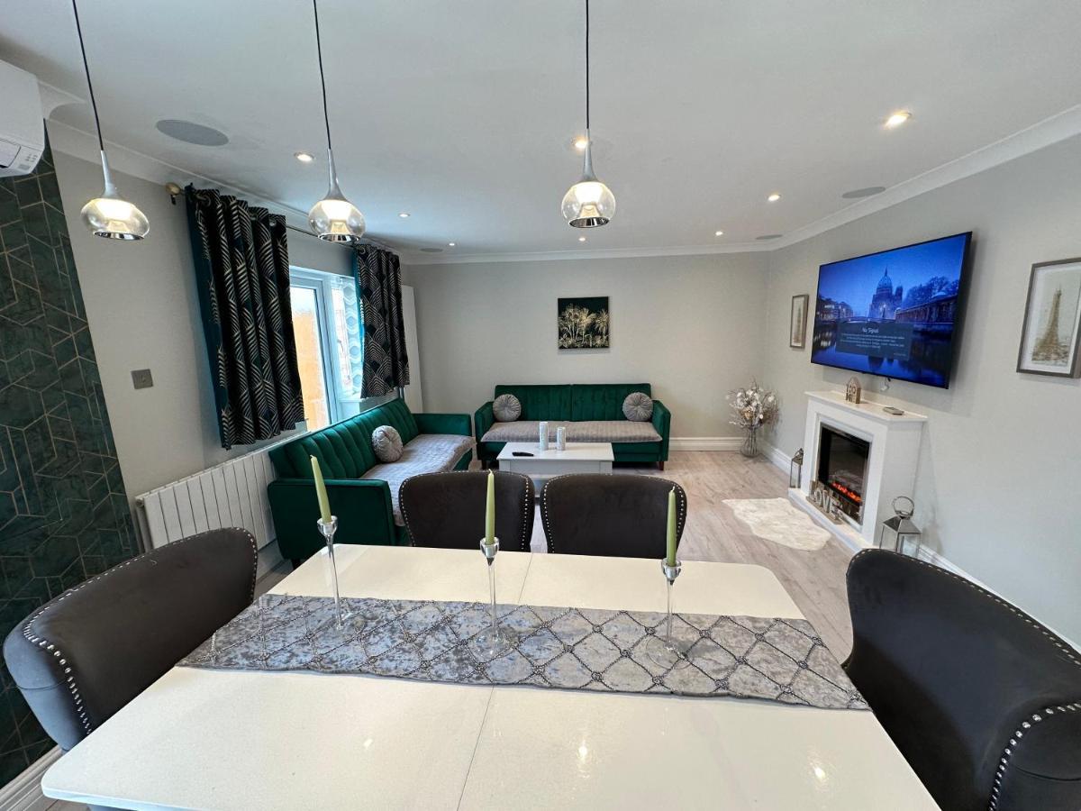 Luxury House Appartement Greenford  Buitenkant foto