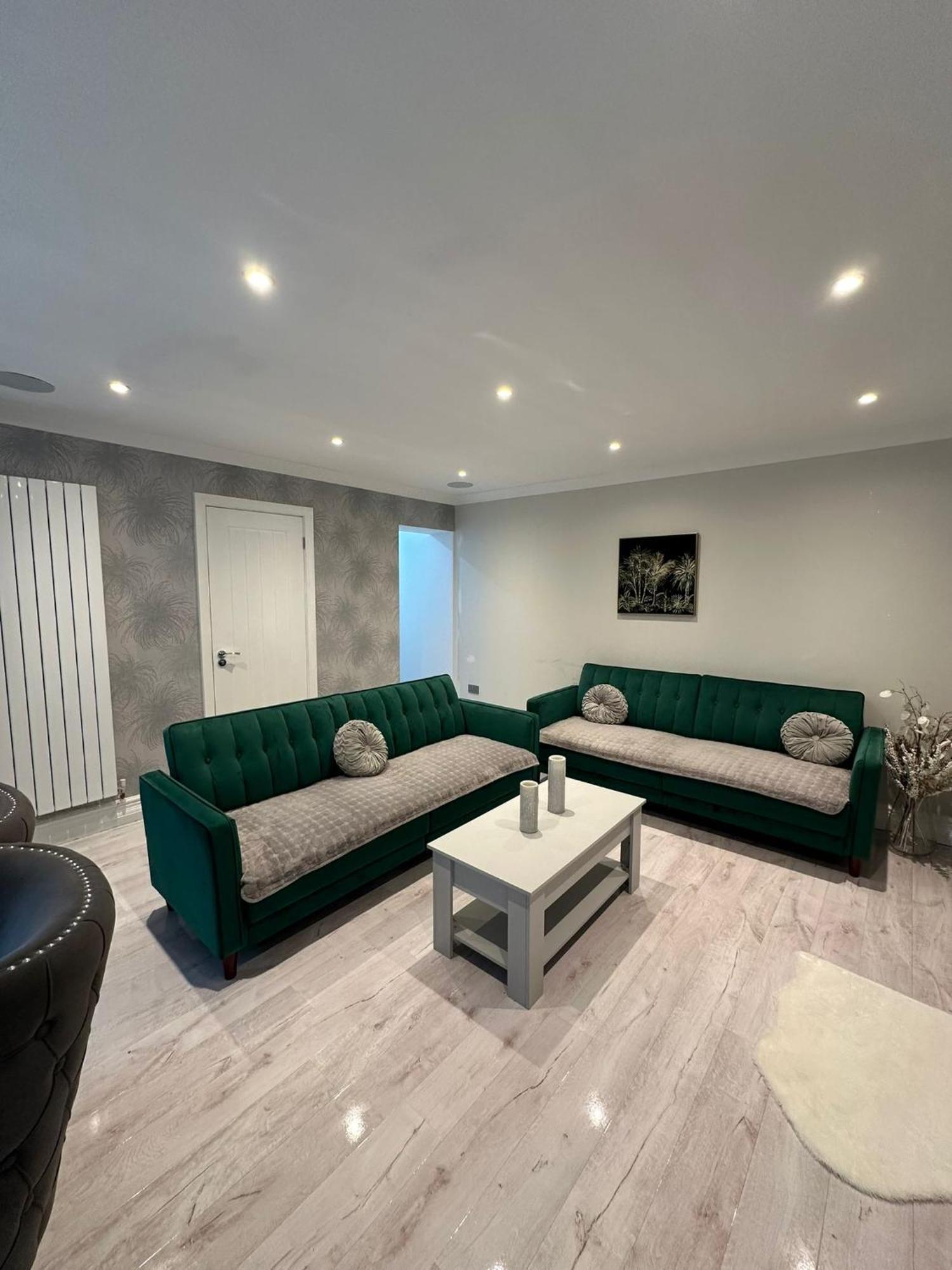 Luxury House Appartement Greenford  Buitenkant foto
