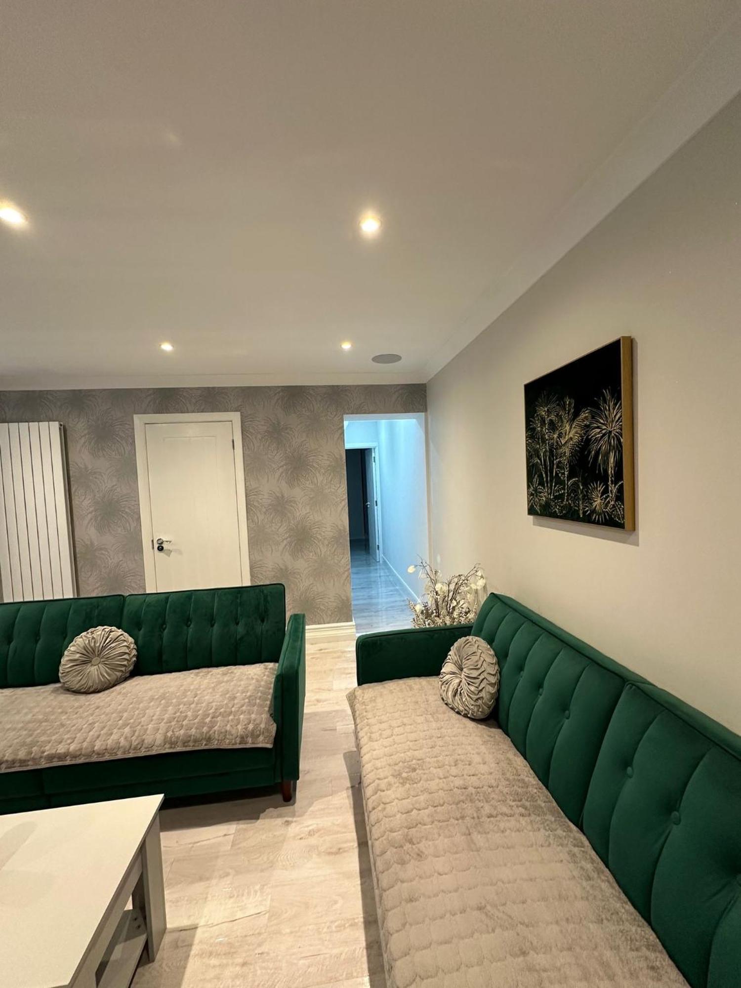 Luxury House Appartement Greenford  Buitenkant foto