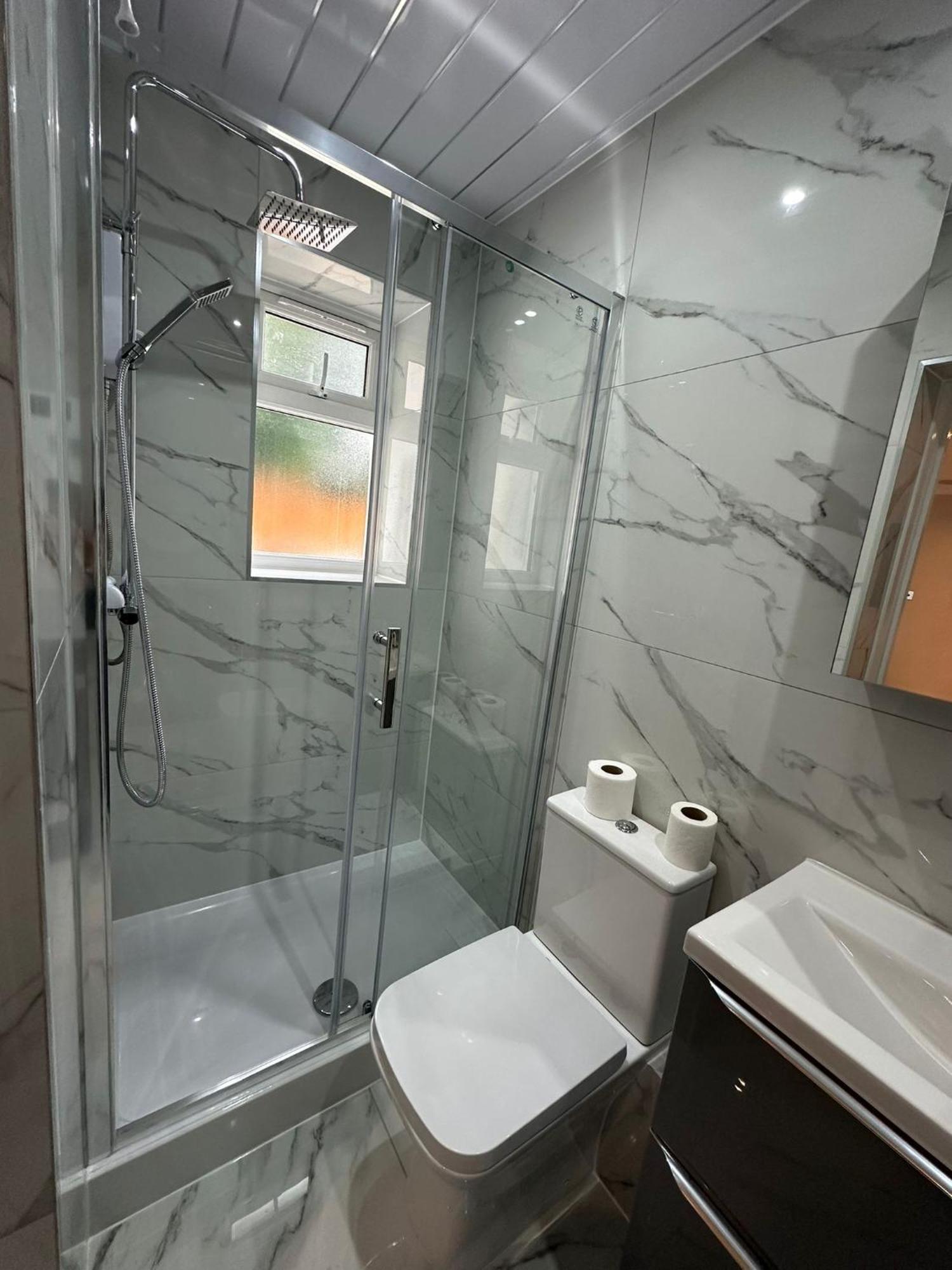 Luxury House Appartement Greenford  Buitenkant foto